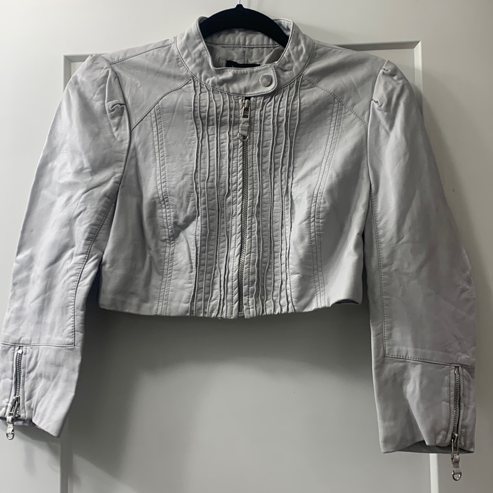 BEBE - Cropped grey (faux) leather jacket *NEW with Tags!